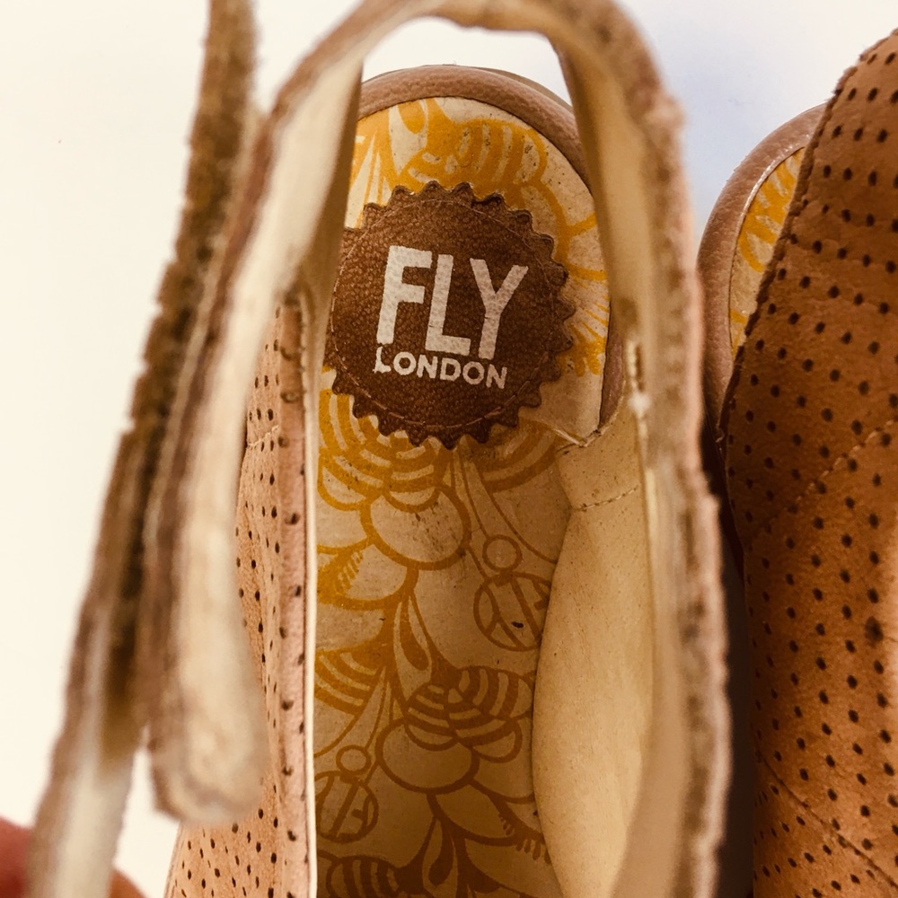 'FLY LONDON Yala' Perforated Leather Sandal Size 39 (US 8 - 8.5) - Picture 8 of 13
